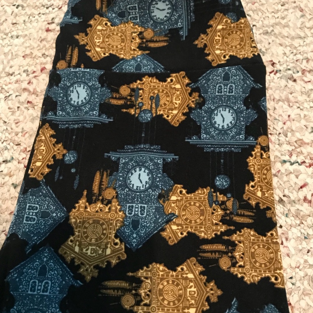 Lularoe clock leggings